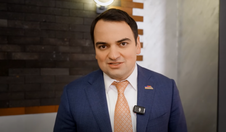 Нарек Карапетян