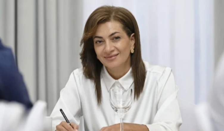 Анна Акобян