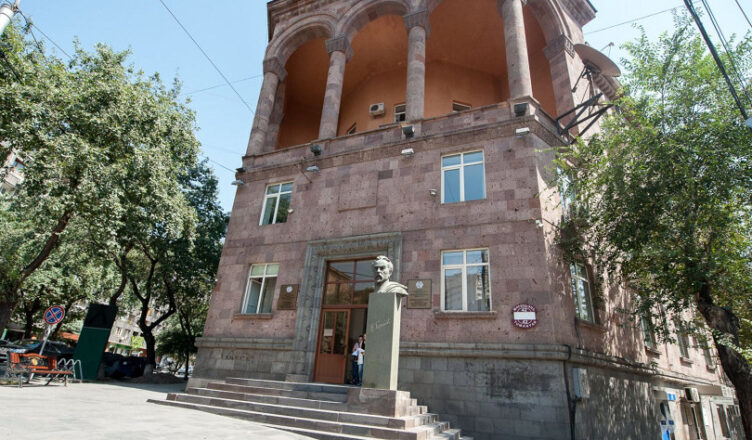 Аресты в Брюсове