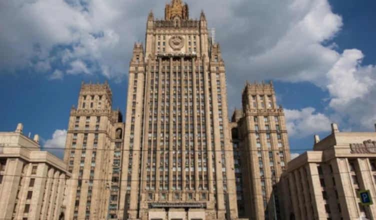 Предупреждает МИД России»
