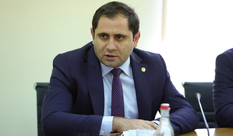Сурен Папикян